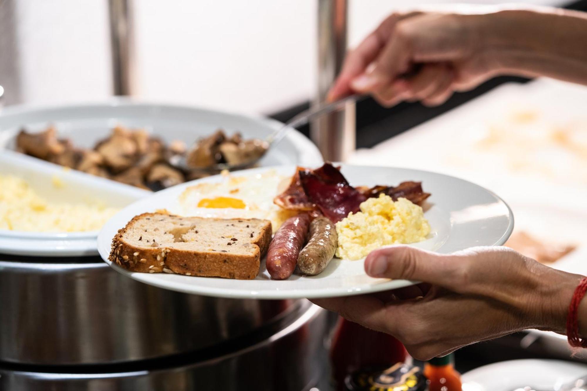 Catalonia El Retiro Hotel Madrid Ngoại thất bức ảnh