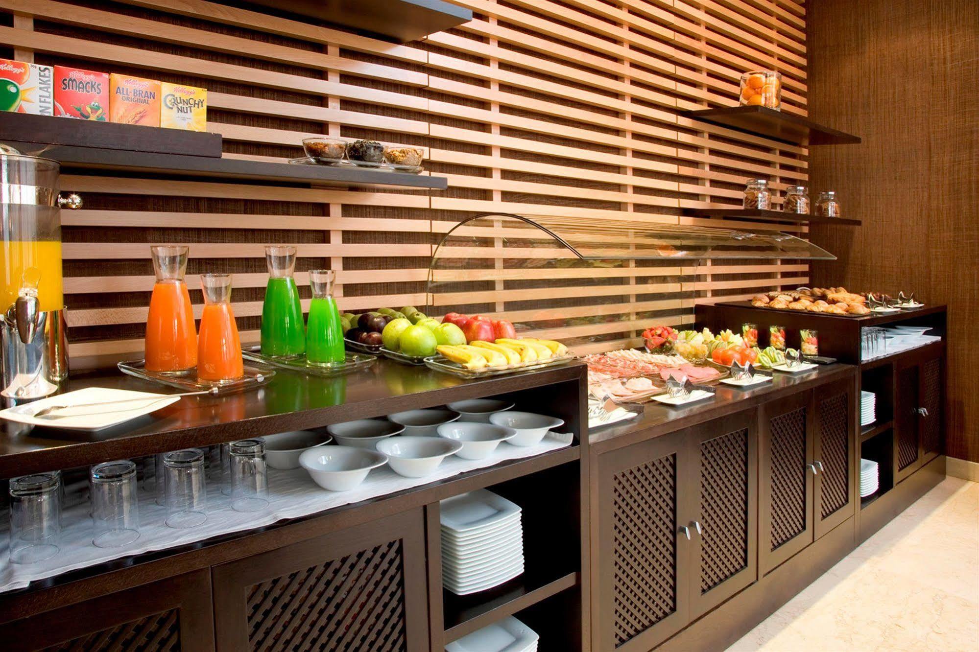 Catalonia El Retiro Hotel Madrid Ngoại thất bức ảnh