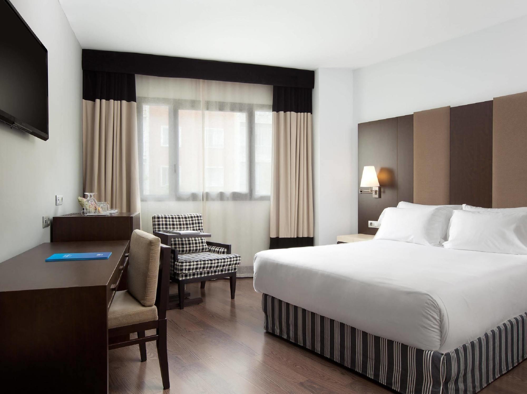 Catalonia El Retiro Hotel Madrid Ngoại thất bức ảnh